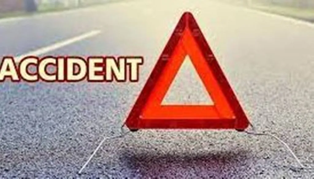 बरेली: बस की चपेट में आने से बाइक सवार दो दोस्तों की मौत, मचा कोहराम