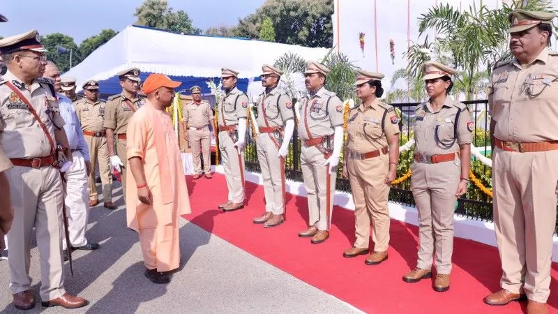 लखनऊ में पुलिस स्मृति दिवस पर मुख्यमंत्री ने शहीदों को दी श्रद्धांजलि