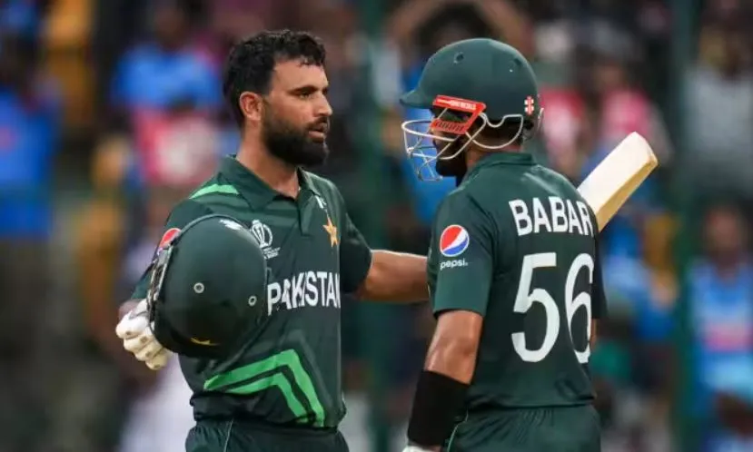 PAK vs NZ: पाकिस्तान की सेमीफाइनल की उम्मीद जीवंत, न्यूजीलैंड को डीएलएस से 21 रन से हराया