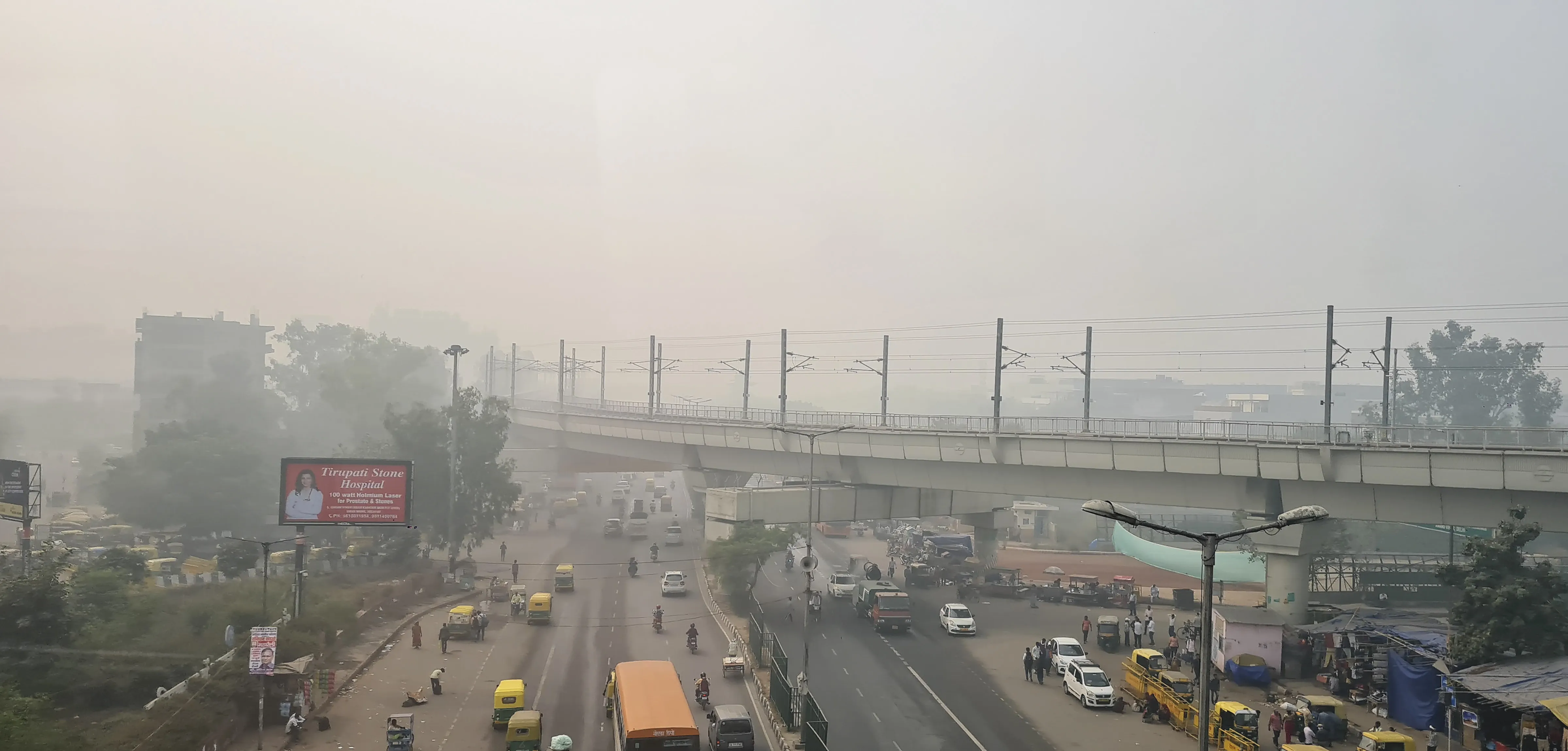दिल्ली में रविवार को भी छाई रही जहरीली धुंध, न्यूनतम तापमान 15.8 डिग्री सेल्सियस रहा 