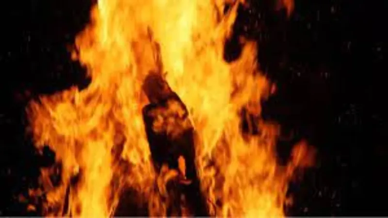 मुजफ्फरनगर : प्रेमिका के शादी से इनकार पर युवक ने खुद को लगाई आग, हालत नाजुक 