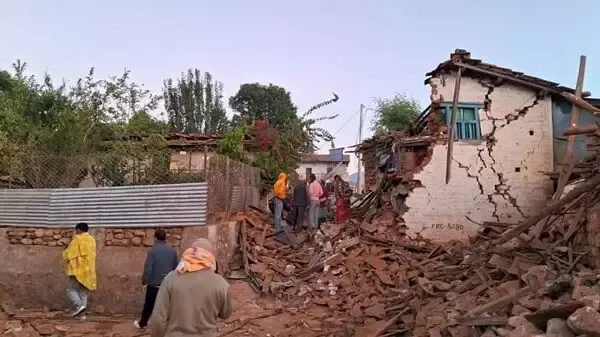 भूकंप पीड़ितों को मदद पहुंचाने की कोशिश में जुटी नेपाल सरकार 