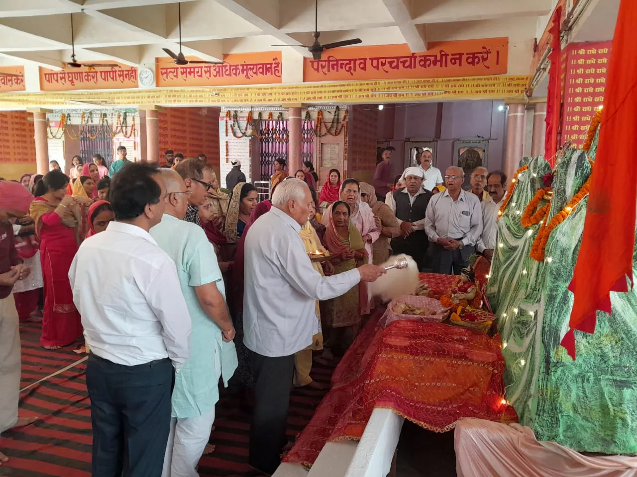 रुद्रपुर: श्रद्धा और आस्था के साथ हुई गोवर्धन पूजा