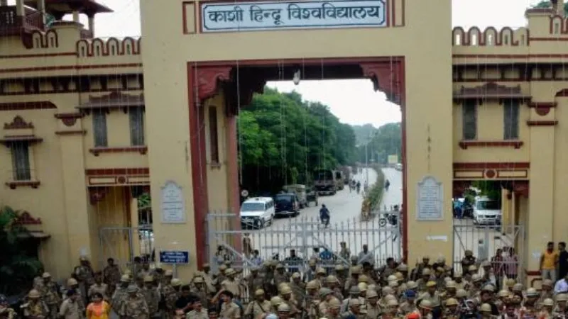 बीएचयू परिसर में छात्र गुटों में टकराव , 49 लोगों पर मुकदमा दर्ज 