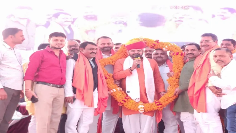 एकाग्र मन से पढ़ाई करें छात्र तो जरूर मिलेगी सफलता : बृजभूषण सिंह 