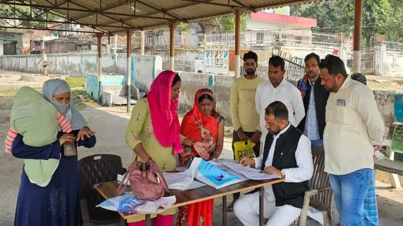 मतदाता पुनरीक्षण अभियान : समाजवादी पार्टी ने मतदाताओं को किया जागरूक 