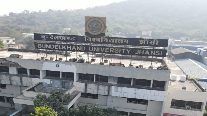 मीडिया में उद्यमिता के अनेक अवसर, कौशल विकास पर ध्यान दें छात्र : मनोहर मनोज 