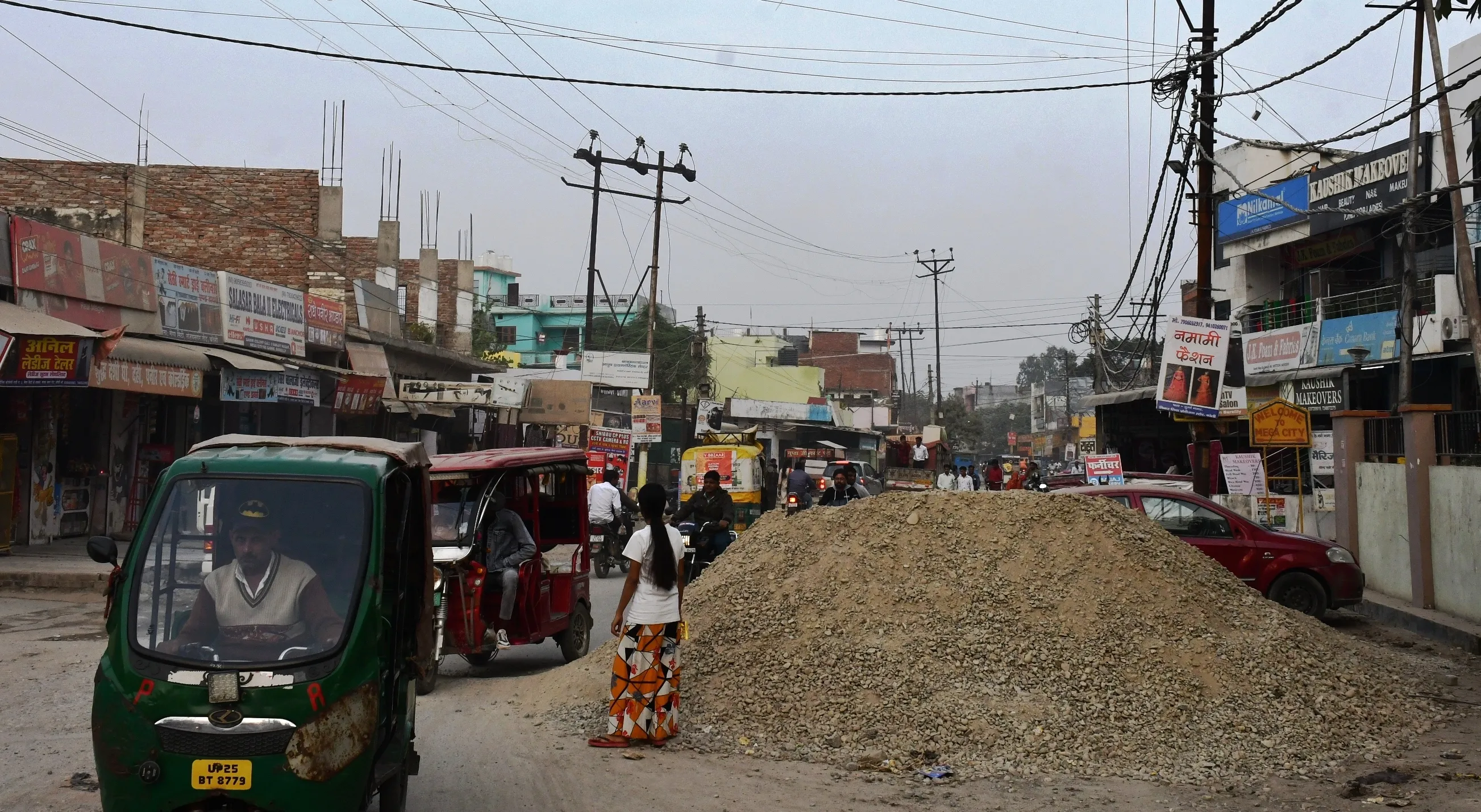 बरेली: संजय नगर सड़क का काम आज से फिर होगा शुरू