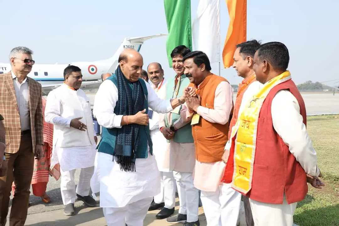 बरेली: रक्षामंत्री राजनाथ सिंह का किया अभिनंदन 
