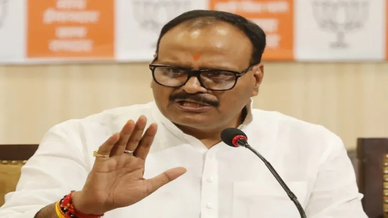 सामुदायिक स्वास्थ्य केंद्र में तैनात डॉक्टर पर इलाज के बदले पैसे मांगने का लगा आरोप, डिप्टी सीएम ने की कार्रवाई