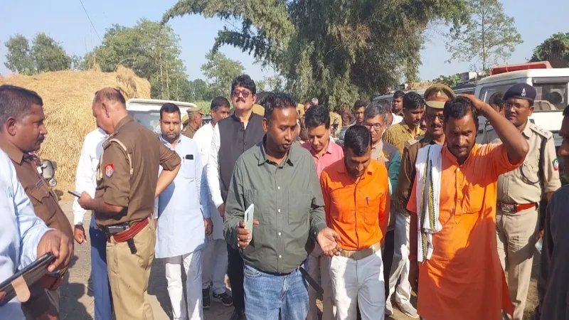 बहराइच में तेंदुआ प्रभावित गांव का मुख्य वन संरक्षक ने लिया जायजा, ग्रामीणों को दिया ये आश्वासन 