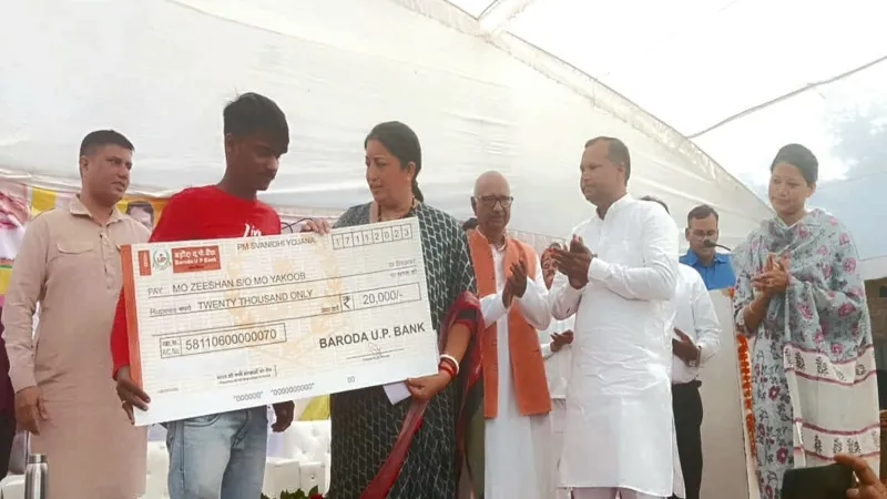 रायबरेली में बोलीं स्मृति ईरानी - कोरोना में रोजगार खो चके छोटे दुकानदारों की पुनर्स्थापना के लिए है स्वनिधि योजना