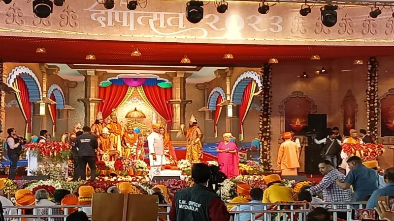 अयोध्या पहुंचे श्रीराम - मंगलाचरण और आरती के साथ हुआ राज्याभिषेक