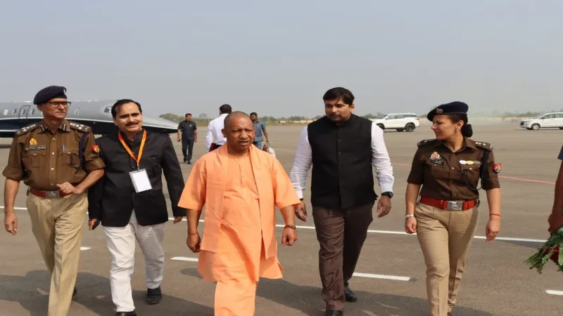 देवांगना एयरपोर्ट के काम में लाई जाए तेजी : CM योगी आदित्यनाथ