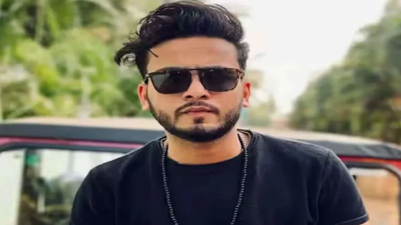 एल्विश यादव पर सांपों का जहर सप्लाई करने का आरोप, मुकदमा दर्ज - जीता था बिग बॉस का खिताब  