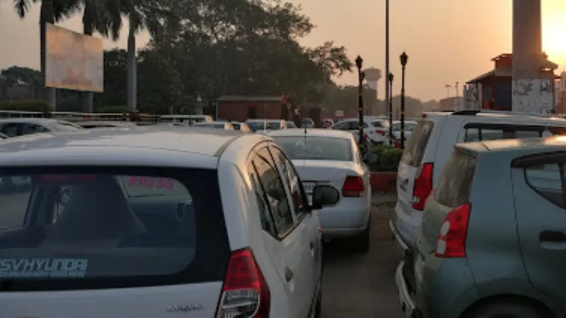 छठ पूजा : राजधानी में निर्धारित पार्किंग में ही खड़ी करें गाड़ी, पुलिस ने दिए कड़े निर्देश 