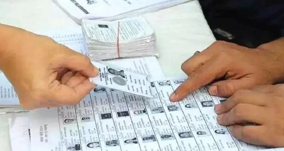 बरेली: मतदाता सूची में नाम बढ़ाने के लिए आज और कल चलेगा विशेष अभियान, 3492 पोलिंग बूथों पर रहेंगे बीएलओ