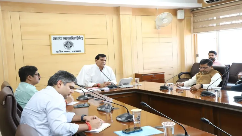 छठ पूजा : घाटों व रास्तों पर होगी पर्याप्त विद्युत व्यवस्था, ऊर्जा मंत्री ने बैठक में अधिकारियों को दिए आदेश