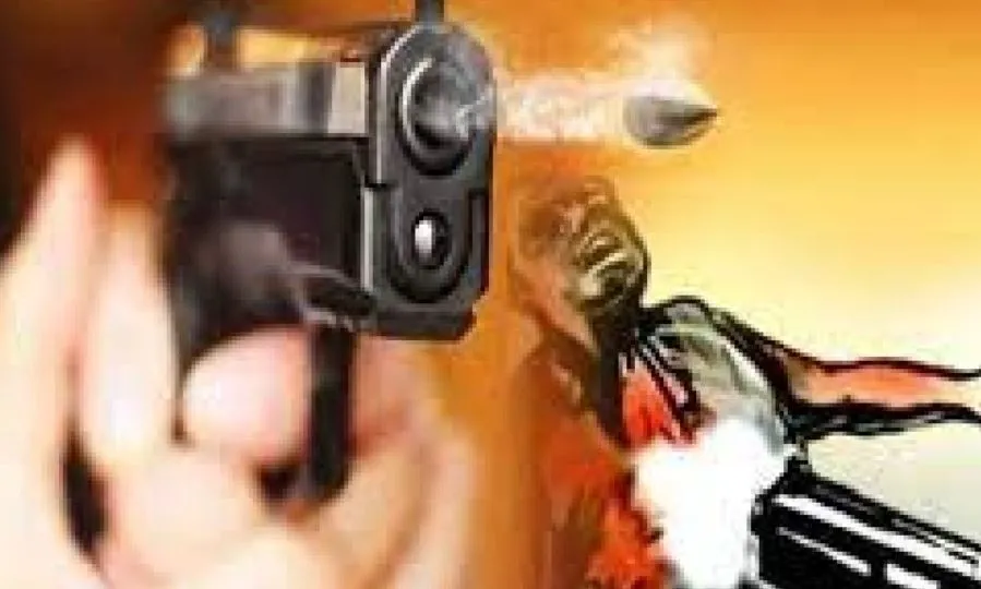 लखीमपुर-खीरी: एसडीएम आवास के पास युवक को दौडाकर गोलियों से भूना, मौत