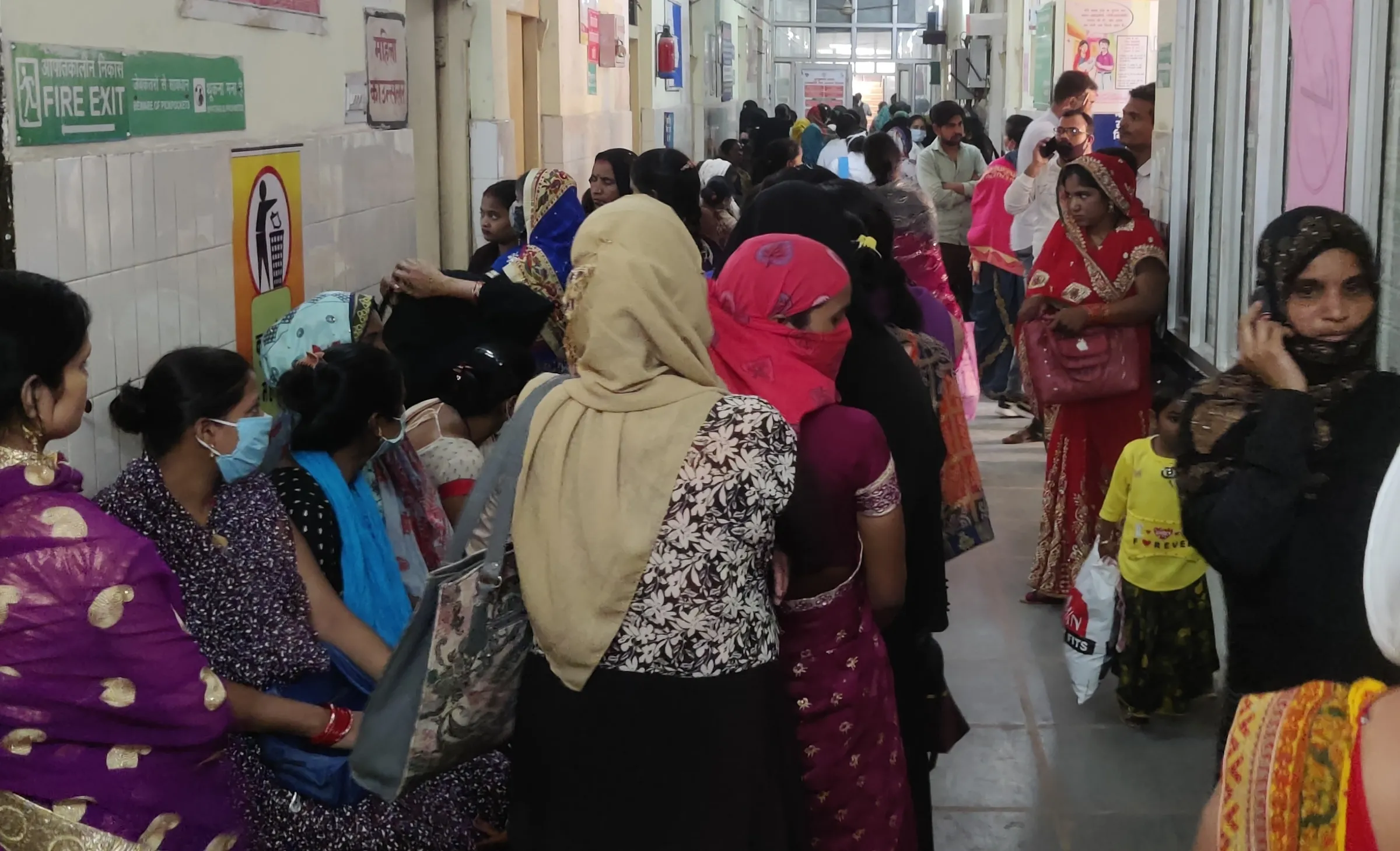 बरेली: ओपीडी में भटके मरीज, फिजिशियन का पता नहीं