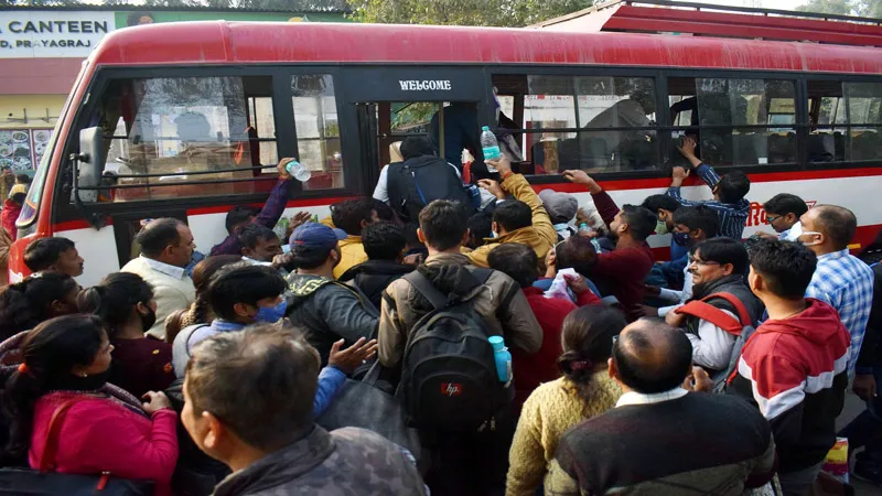 रोडवेज ड्राइवरों कंडक्टरों को मिला ये उपहार,पैसेंजरों ने की सराहना