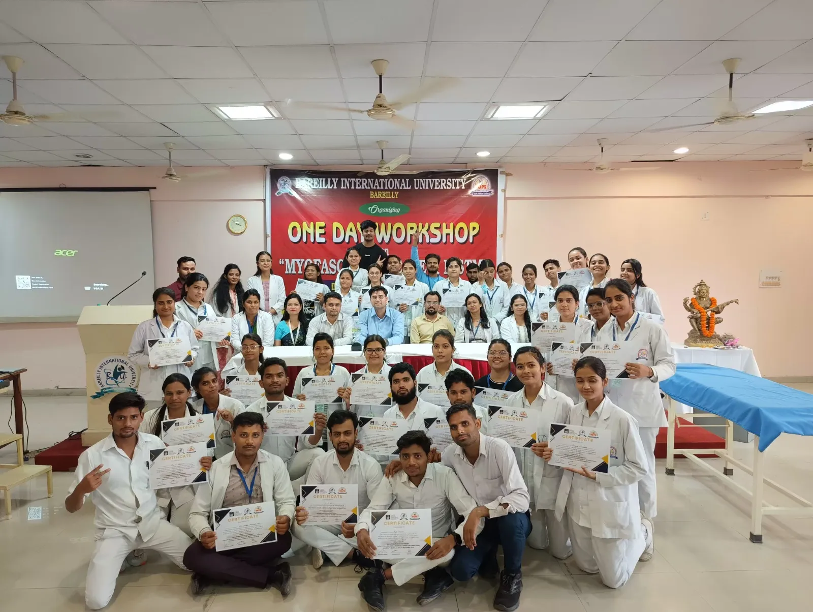 बरेली: मायोफेशियल रिलीज और आईएएसटीएम के बारे विद्यार्थियों को मिली तकनीकी जानकारी