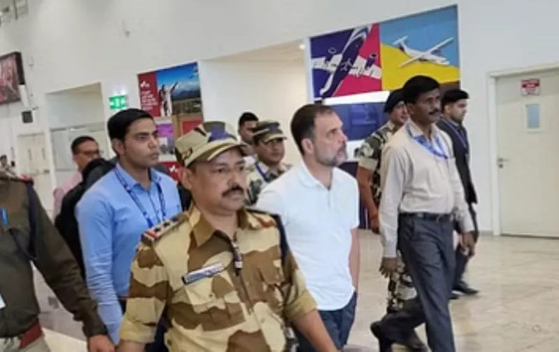 देहरादून: राहुल गांधी पहुंचे केदारनाथ, कार्यकर्ताओं से रखेंगे दूरी