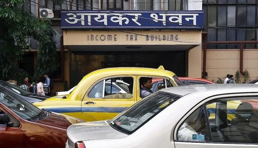 हैदराबाद: आयकर अधिकारियों ने फार्मा कंपनी पर मारा छापा 