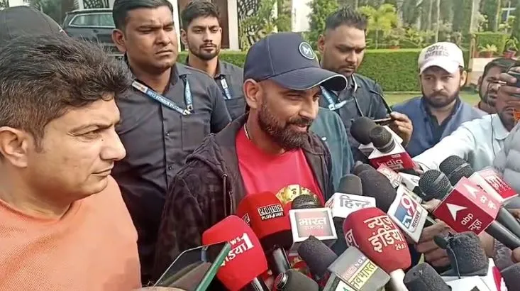 अमरोहा: मोहम्मद शमी ने कहा- प्रधानमंत्री का गले लगाना सबसे ज्यादा यादगार