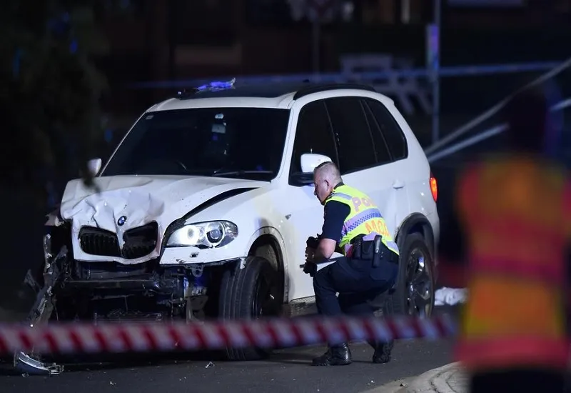 ऑस्ट्रेलिया में पब के बाहर भोजन करने के स्थान पर घुसी कार, पांच लोगों की मौत, छह घायल 