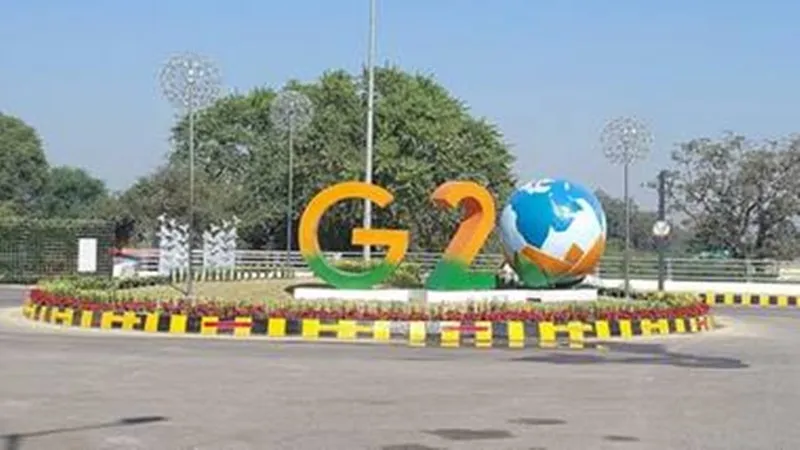 रफ्तार पर लगेगी लगाम: हादसे के बाद जागी पुलिस, जी-20 तिराहे से शहीद पथ तक होगी बैरिकेडिंग