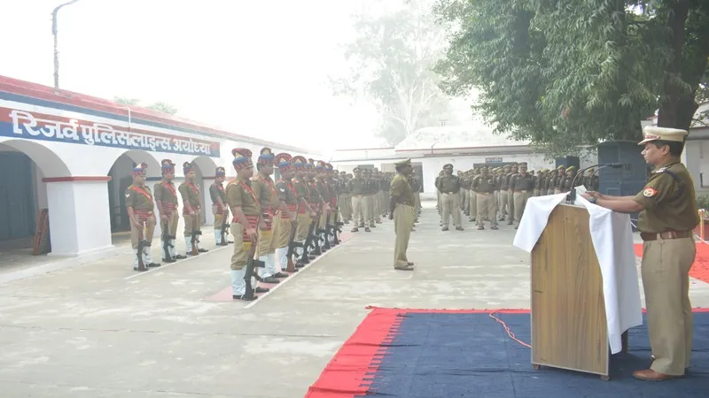 अयोध्या: Police Flag Day पर फहराया पुलिस का झंडा, सुनाया गया डीजीपी का संदेश