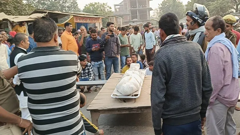 प्रतापगढ़: टेम्पो चालक की हत्या में पिता-पुत्र पर मुकदमा दर्ज, एक गिरफ्तार