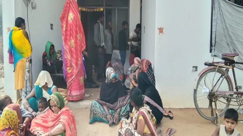रायबरेली: पेड़ पर फंदे से लटका मिला अधेड़ का शव, परिवार में मचा कोहराम 