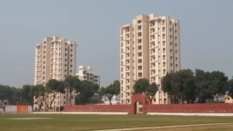 मुख्यमंत्री योगी ने अयोध्या पुलिस को दी बड़ी सौगात, 13-13 मंजिल की दो इमारतों का किया लोकार्पण 