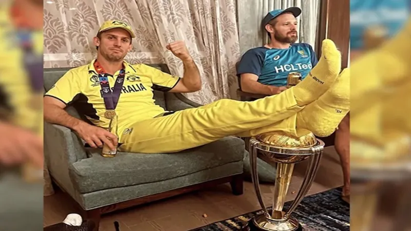 अलीगढ़: विश्व कप ट्रॉफी पर पैर रखने के लिए ऑस्ट्रेलिया मिशेल मार्च के खिलाफ पुलिस में शिकायत 