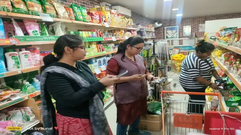 कानपुर: खाद्य विभाग की छापेमारी, दो जगहों से पकड़ा हलाल सर्टिफाइड प्रोडक्ट, रिपोर्ट दर्ज करने के आदेश