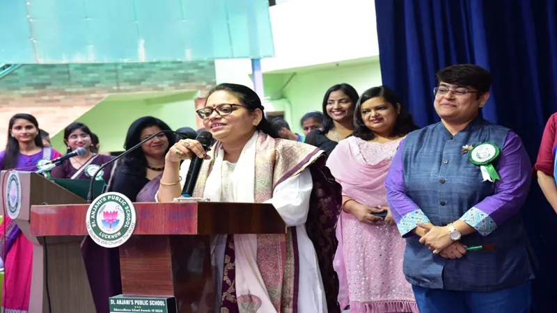 लखनऊ: अपने बचपन के विद्यालय में पहुंची इसरो वैज्ञानिक ऋतु करिधाल, ताजा की यादें