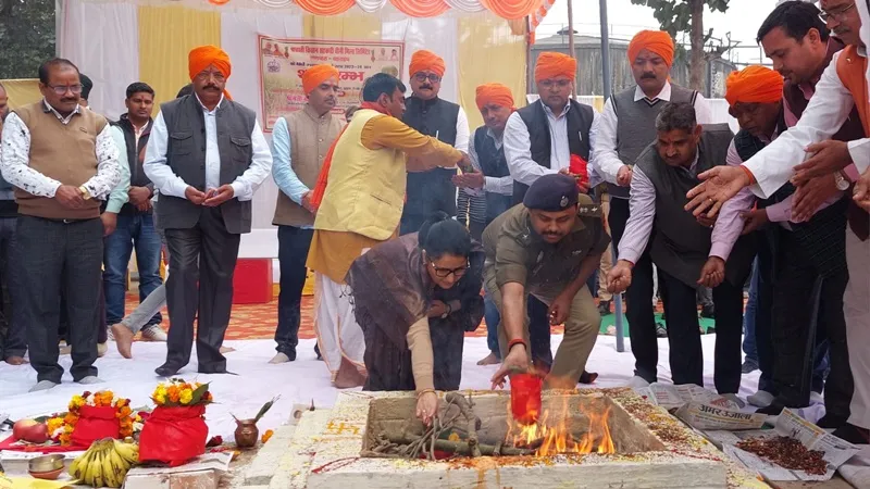 बहराइच: डीएम ने सहकारी चीनी मिल का किया उद्घाटन, कहा- गन्ना पर्ची के लिए परेशान न हों किसान