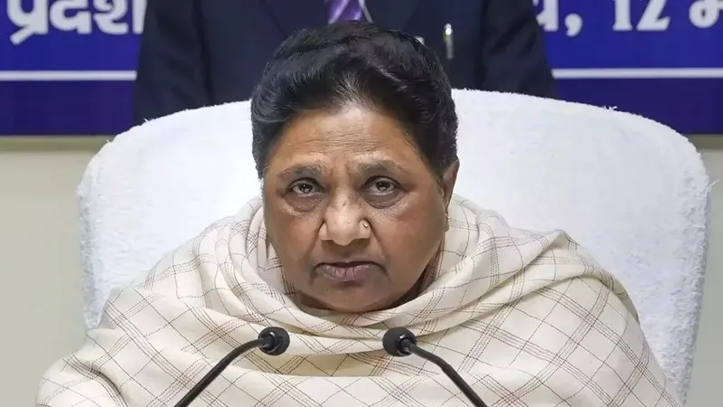 सरकार और विपक्ष यूपी के पिछड़ेपन को दूर करने के लिए काम करे तो बेहतर होगा: मायावती