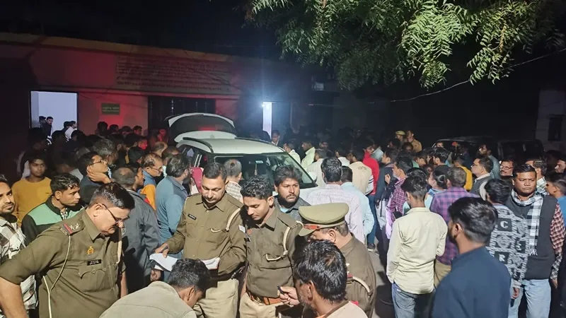 सीतापुर: पिकअप को टक्कर मारकर भाग रहे ट्रक ने बाइक सवार को रौंदा, मौत 