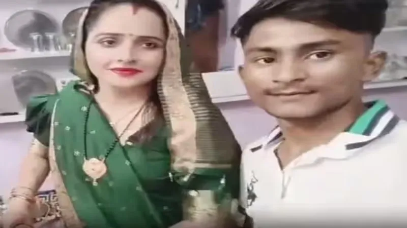 Karwa Chauth 2023: सीमा हैदर ने  सचिन के लिए रखा करवा चौथ का व्रत, मां ने भेजा सामान! देखें वीडियो