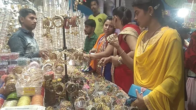 जौनपुर: शाहगंज का ऐतिहासिक सीता श्रृंगार मेला हुआ प्रारम्भ, सजी दुकानें 