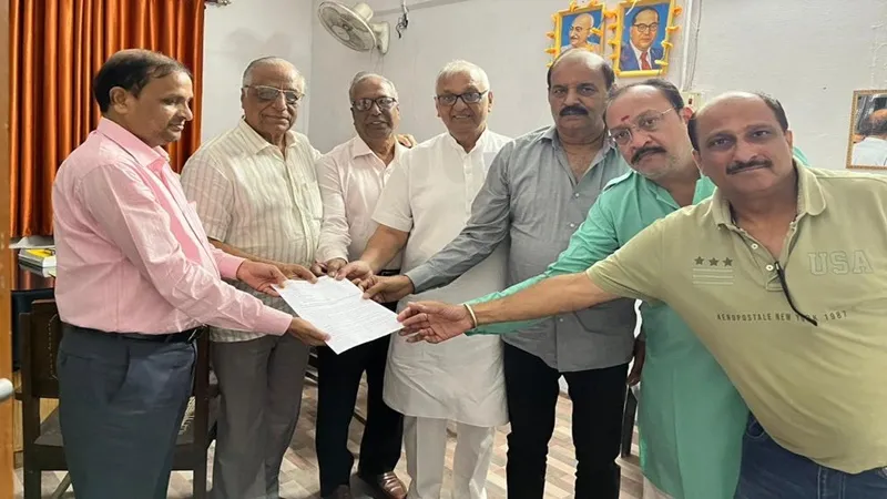 बहराइच: उद्योग व्यापार मंडल ने GST विभाग पर लगाया बड़ा आरोप, सौंपा ज्ञापन