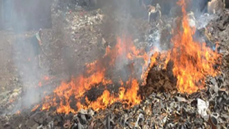 सावधान...! कूड़ा जलाया तो देना पड़ेगा 50 हजार तक का जुर्माना, अलर्ट जोन में पहुंचा एक्यूआई