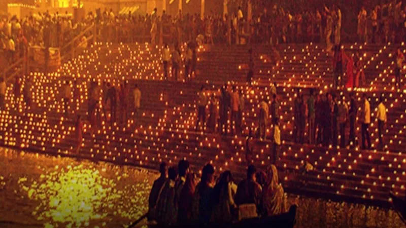 देव दीपावली पर काशी में पांच लाख पर्यटकों के आने की उम्मीद