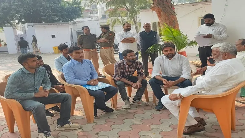 69000 शिक्षक भर्ती: नियुक्ति की मांग को लेकर मंत्री स्वतंत्र देव सिंह से मिले शिक्षक अभ्यर्थी