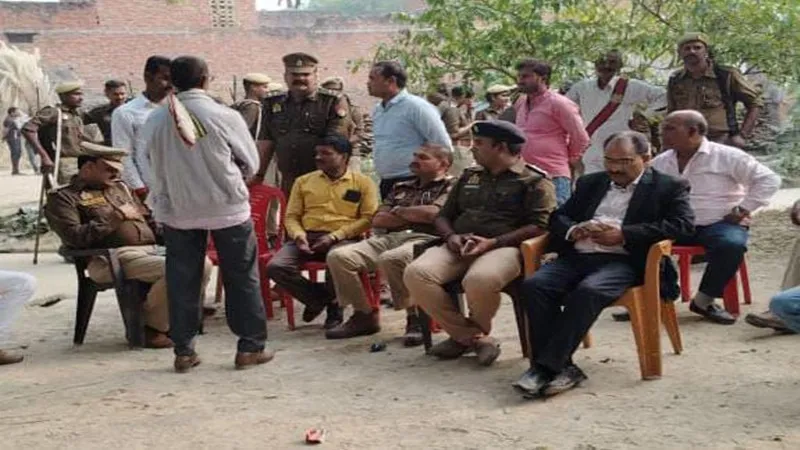 प्रतापगढ़: शव के अंतिम संस्कार से इनकार पर पुलिस से झड़प, फटकारी लाठी, जानें पूरा मामला