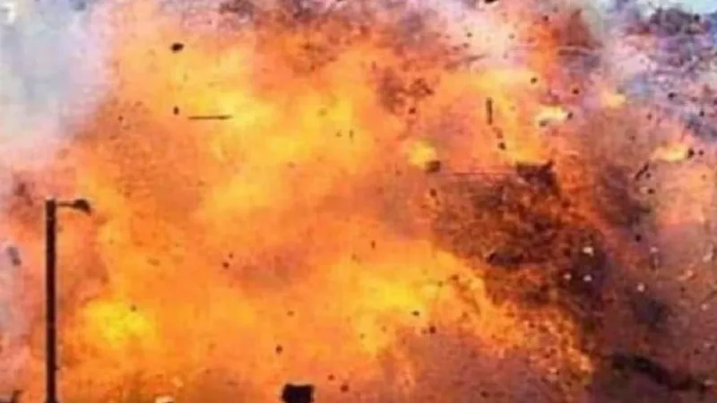 कानपुर: बोरी में फटा बम 12 लोग घायल, एक गंभीर, कई घरों के शीशे चटके