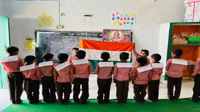 World Cup 2023: आज दोपहर बाद सड़कों पर छा जाएगा सन्नाटा, भारत की जीत के लिए हरदोई में बच्चों ने की प्रार्थना